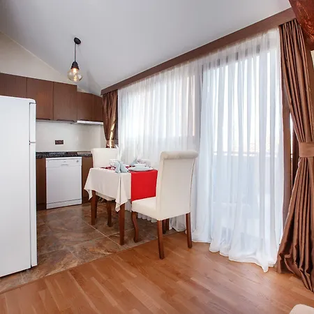 Ξενοδοχείο Sera & Aparts 4*