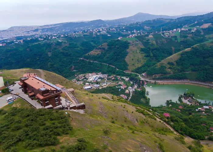 وسبا وشقق فندقية سيرا ليك فندق 4*