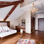 Sera & Aparts Otel 4*