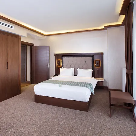 Sera & Aparts Hotel