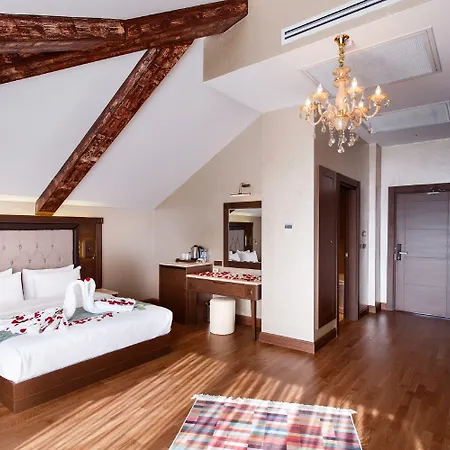 Sera & Aparts Hotel 4*