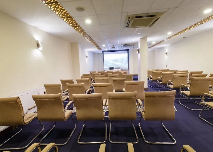 Otel Sera & Aparts 4*